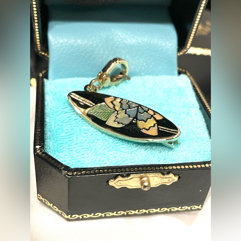 NWT Vintage JUICY COUTURE Retired Multicolor Gold Surfboard Charm NEVER USED